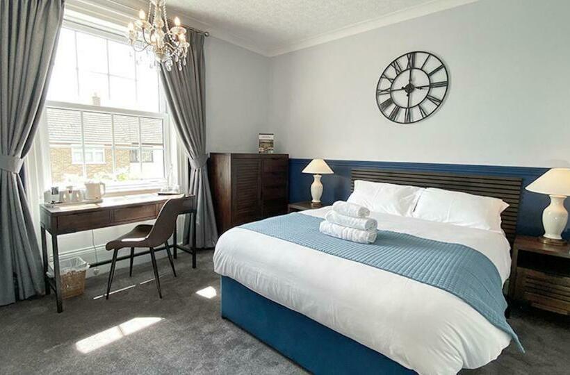 בית מלון כפרי Mallories Formerly Kirkby House