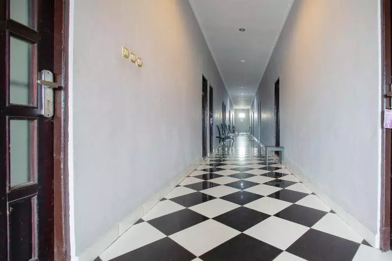 هتل Marimar Palangkaraya Redpartner