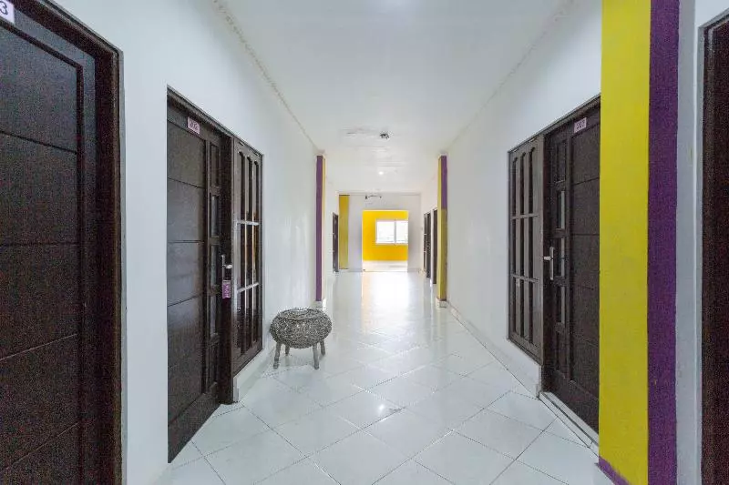 هتل Marimar Palangkaraya Redpartner