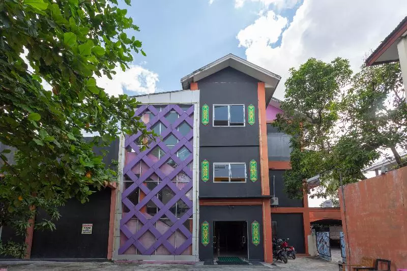 هتل Marimar Palangkaraya Redpartner