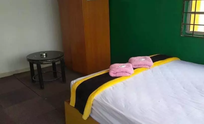 Hotelli Spot On 90049 Saba Inn