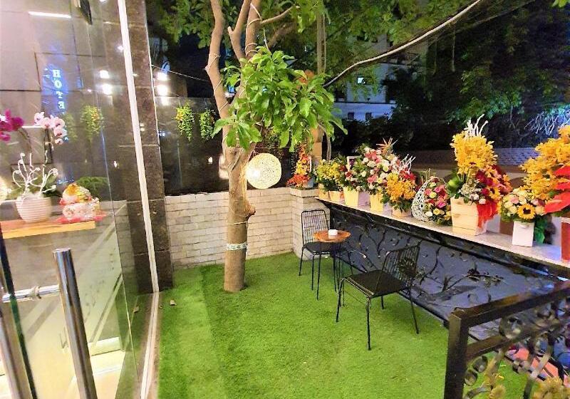 King Hotel Saigon Airport