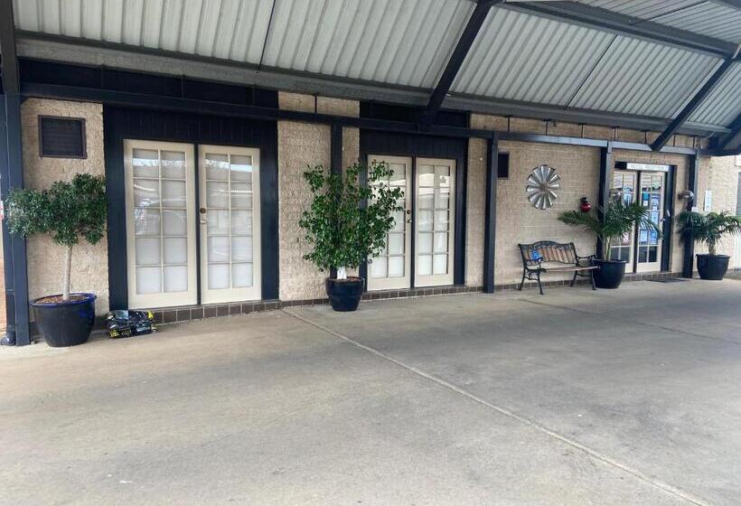 מוטל All Seasons Motor Lodge