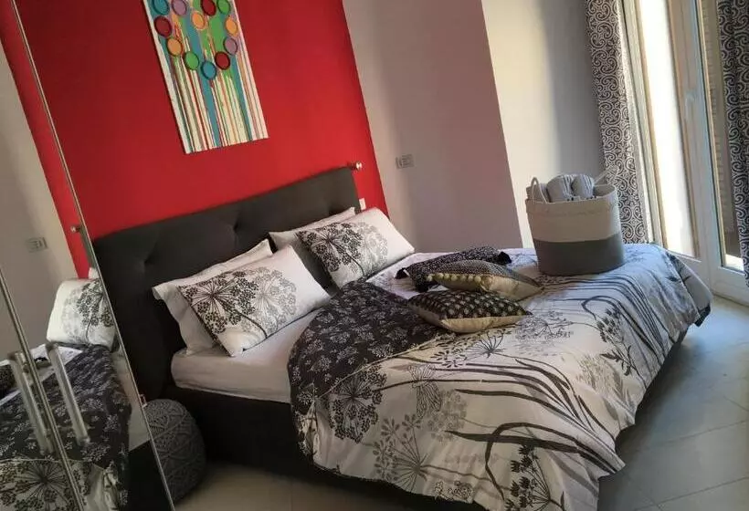 پانسیون Intra Rooms