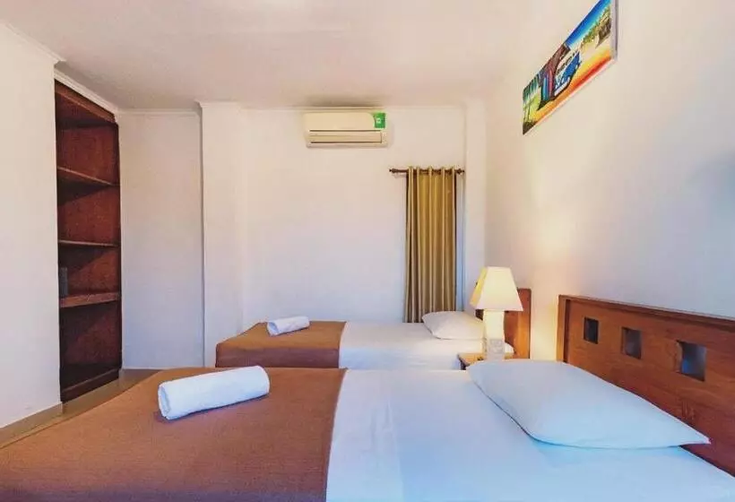 ペンション Medewi Surf Villa