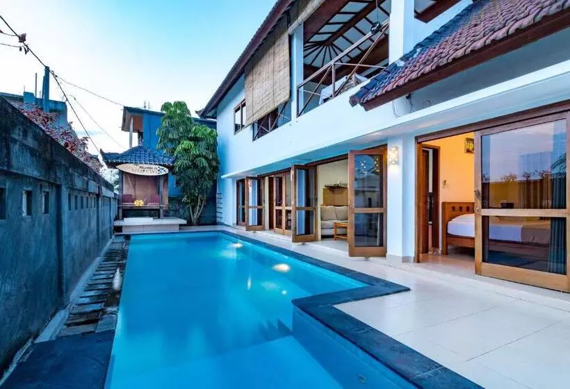 ペンション Medewi Surf Villa