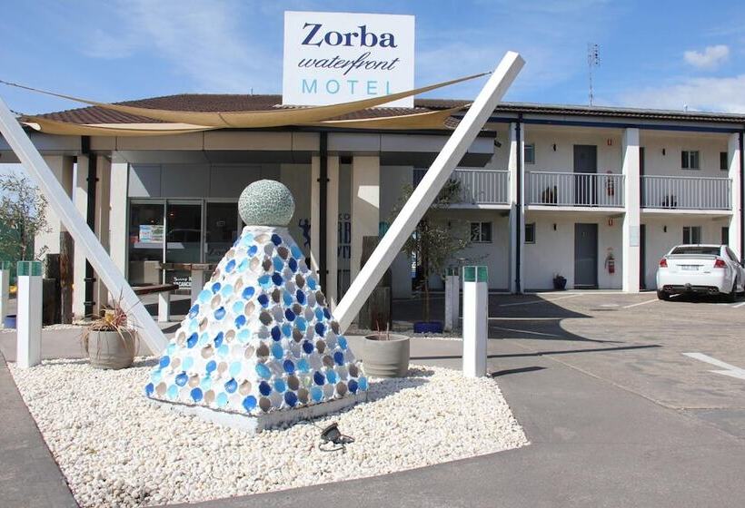 Zorba Waterfront Motel