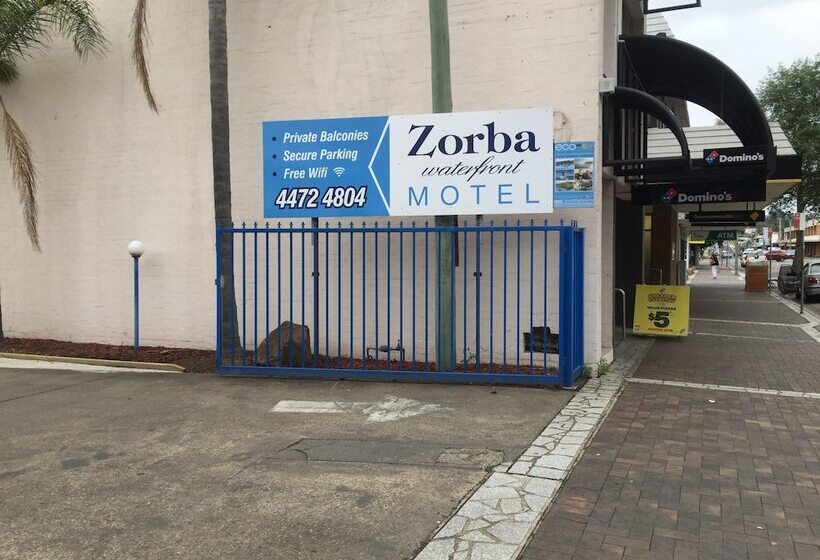 Zorba Waterfront Motel