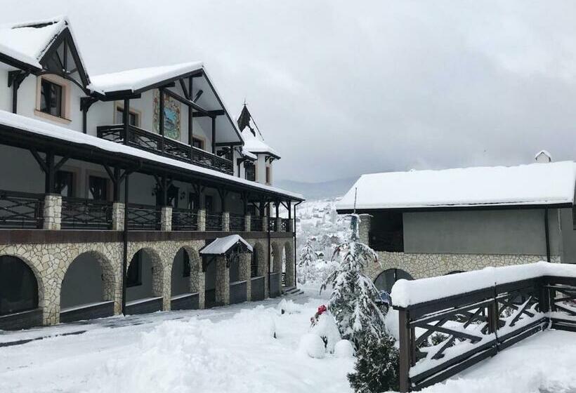 هتل Complex Dvir Kniazhoiy Korony