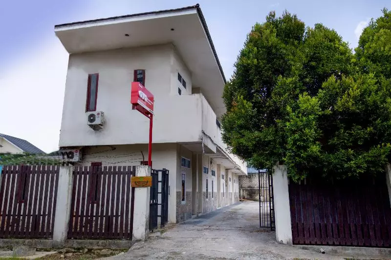 ホテル Oyo 3249 Wijaya Kusuma Residence