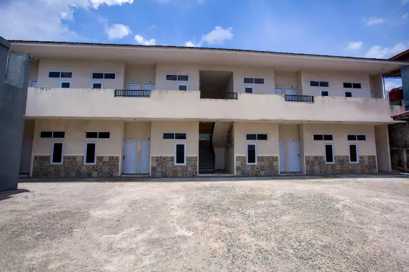 ホテル Oyo 3249 Wijaya Kusuma Residence
