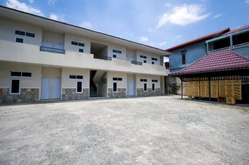 ホテル Oyo 3249 Wijaya Kusuma Residence