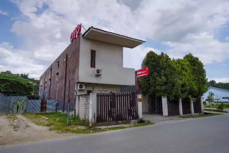 ホテル Oyo 3249 Wijaya Kusuma Residence