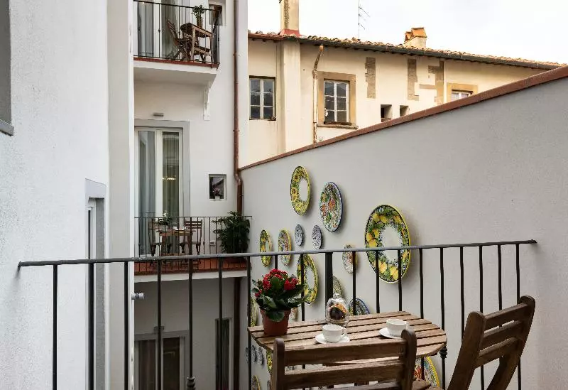 Kairos By Florence Art Apartments