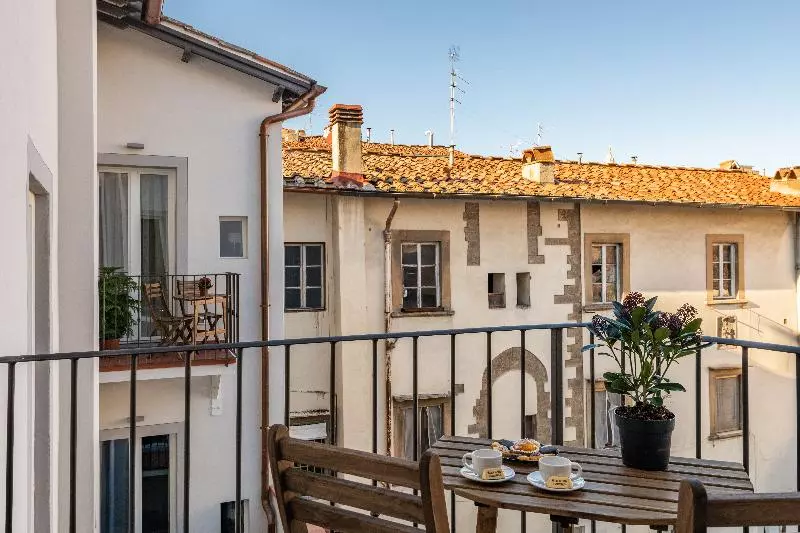 Kairos By Florence Art Apartments