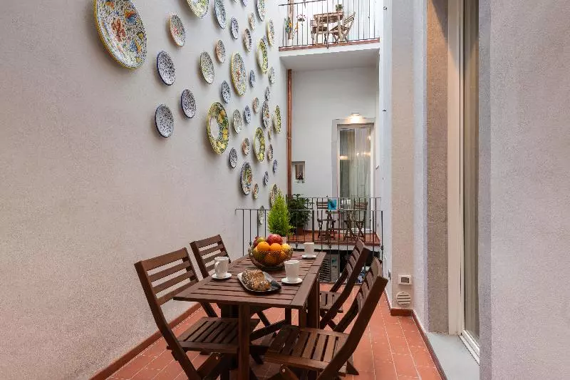 Kairos By Florence Art Apartments