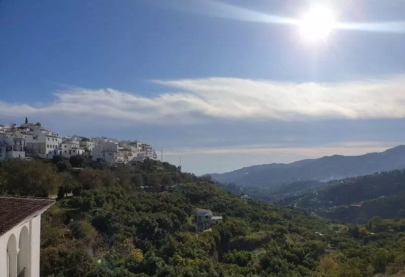 Majatalo Carmen Rooms    Boutique B&b By The Sea