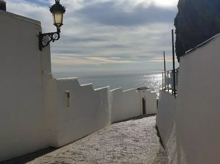 Majatalo Carmen Rooms    Boutique B&b By The Sea