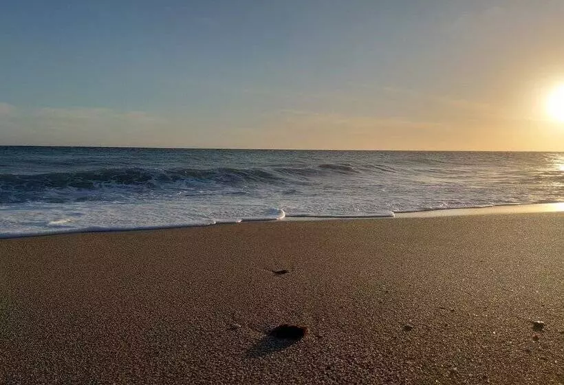 Majatalo Carmen Rooms    Boutique B&b By The Sea