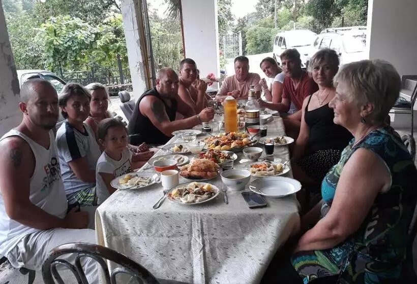 پانسیون Nika's Guest House