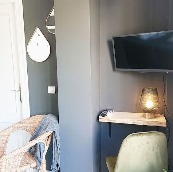 پانسیون Carmen Rooms Boutique B&b By The Sea