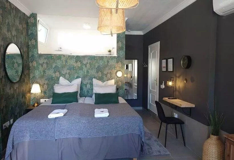 Majatalo Carmen Rooms    Boutique B&b By The Sea