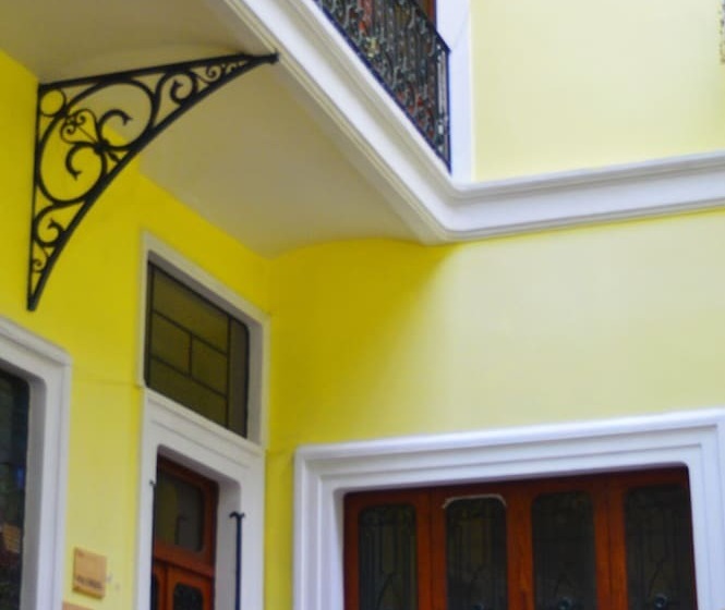 Casa María Hostal Hostel