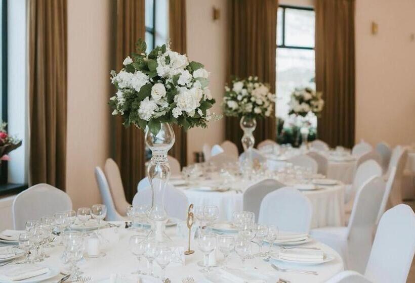 هتل Complex Adora