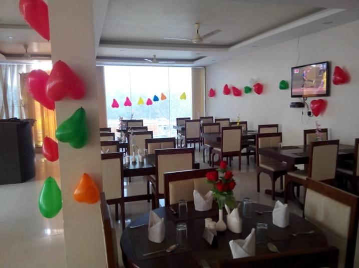 Отель Vaibhav Highway Inn