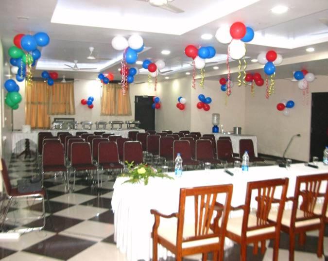 Отель Vaibhav Highway Inn