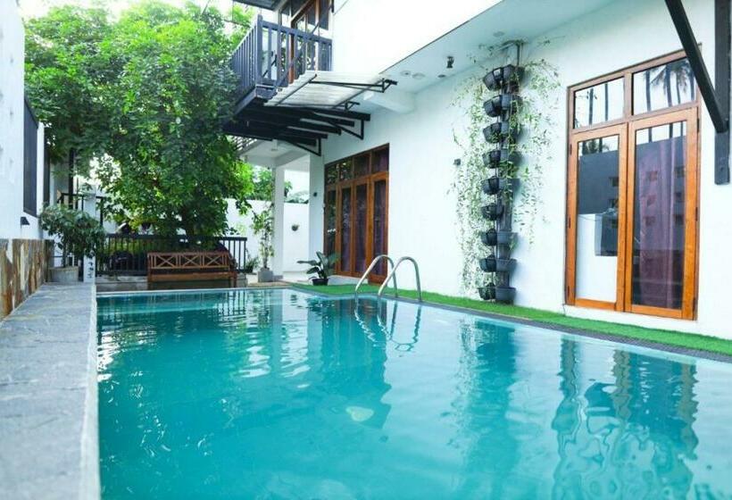 膳宿费 Blooming Holiday Resort