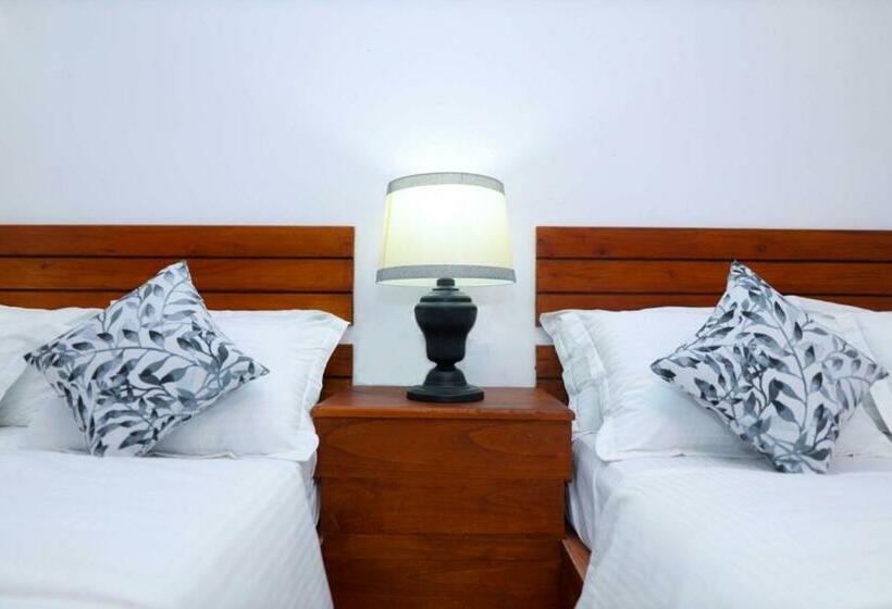 膳宿费 Blooming Holiday Resort