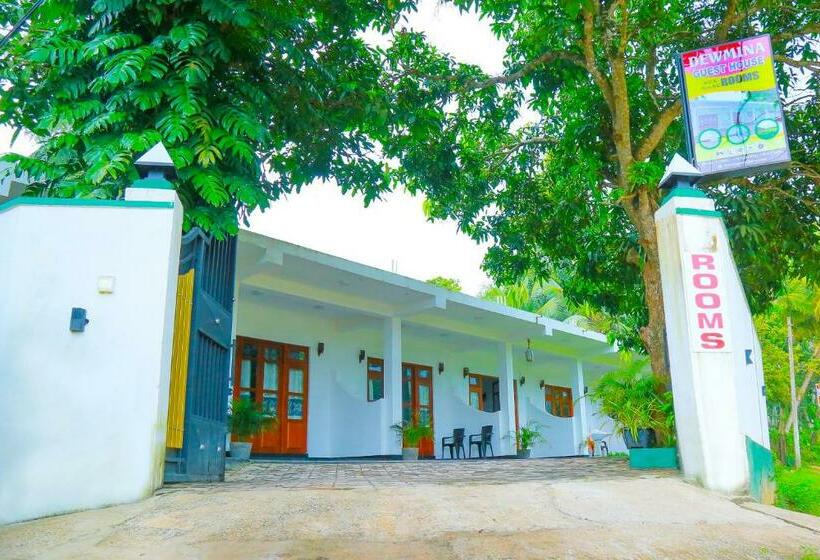 Пансион Dewmina Guest House