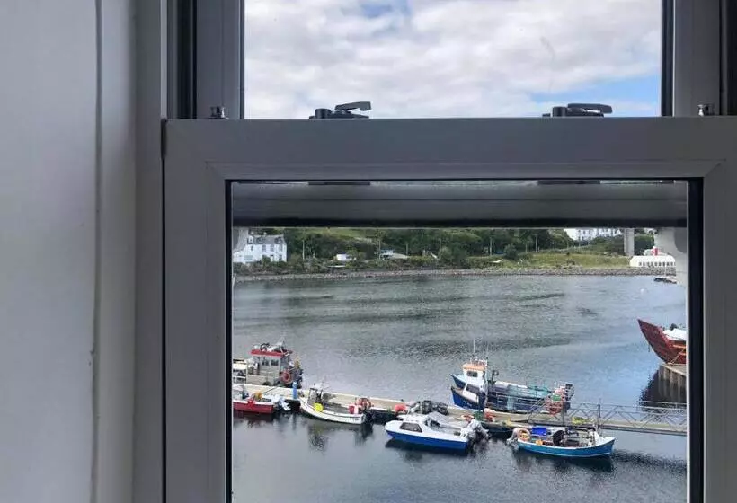 Hotel Islay Frigate