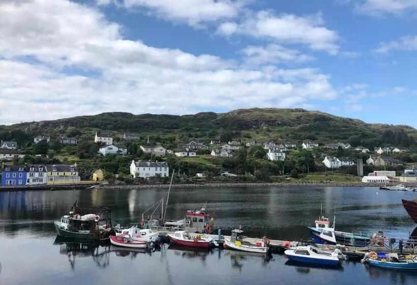 Hotel Islay Frigate