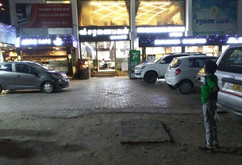 Otel Saravanaa Residency