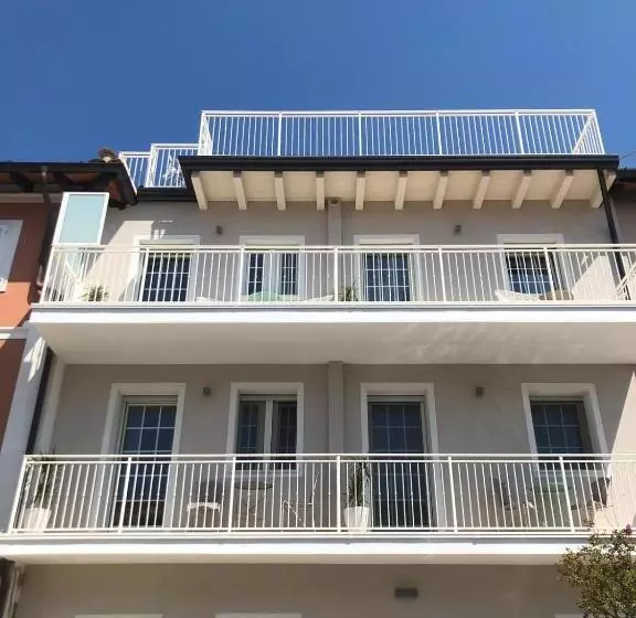 ペンション Laura E Christian   Rooms