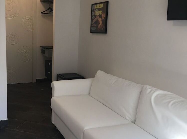 Пансион Le Divine Di Via Olivieri   Reception Via Xxv Aprile 5