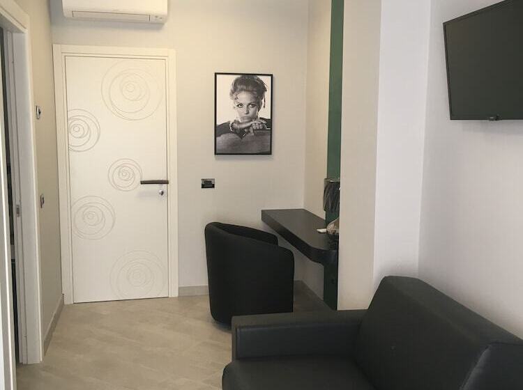 Пансион Le Divine Di Via Olivieri   Reception Via Xxv Aprile 5