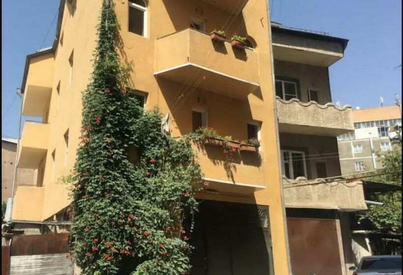 پانسیون Yerevan's Heart