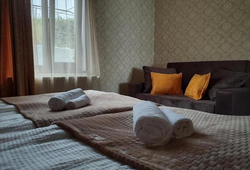 هاستل Nikolo Inn