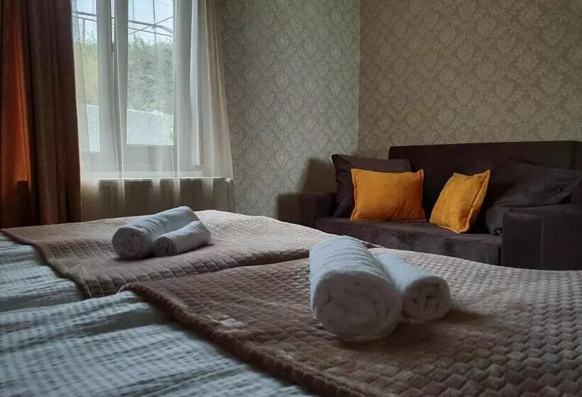 هاستل Nikolo Inn