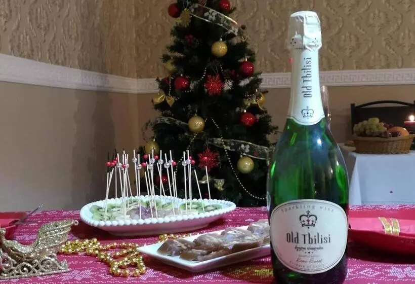 هاستل Nikolo Inn