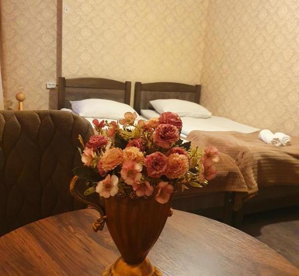 هاستل Nikolo Inn