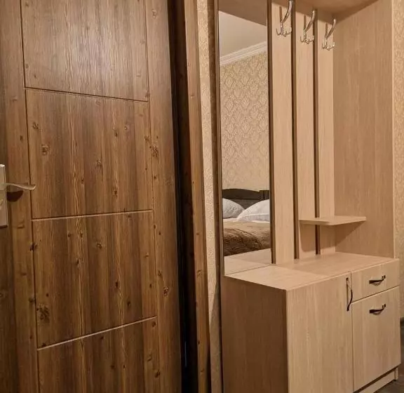 هاستل Nikolo Inn