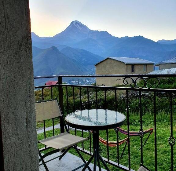 هاستل Nikolo Inn