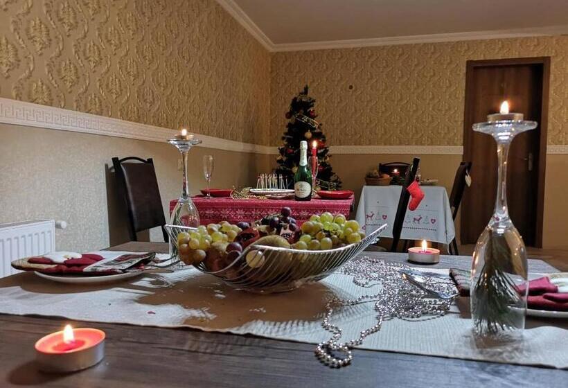 هاستل Nikolo Inn