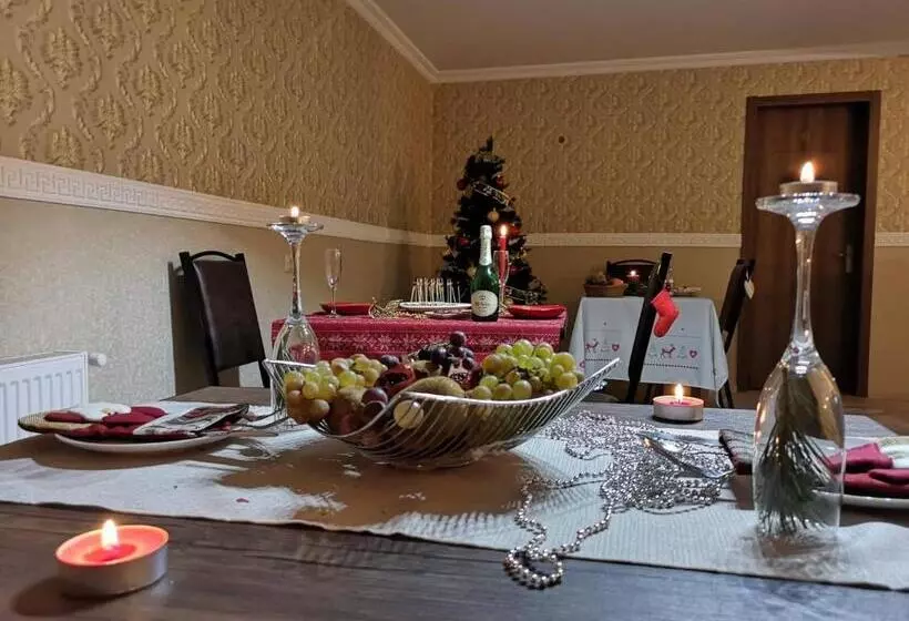 هاستل Nikolo Inn