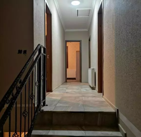 هاستل Nikolo Inn