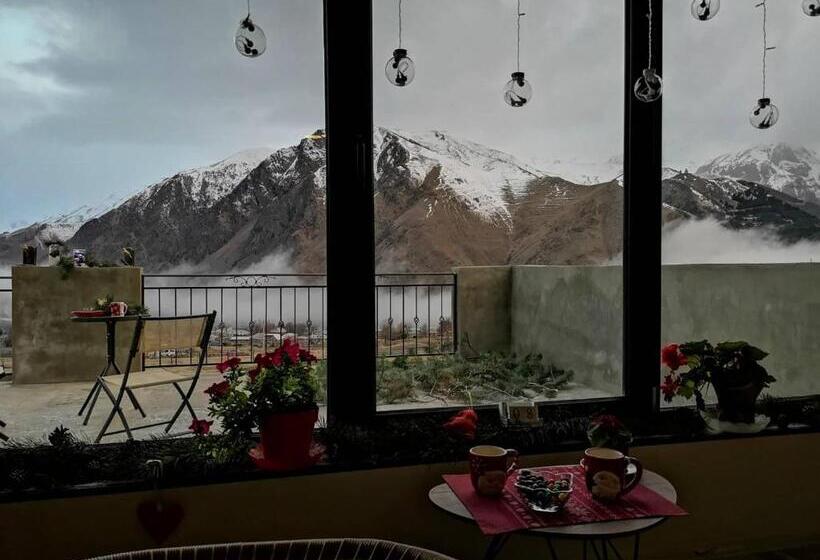 هاستل Nikolo Inn